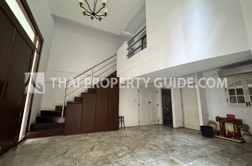 Townhouse in Phaholyothin 